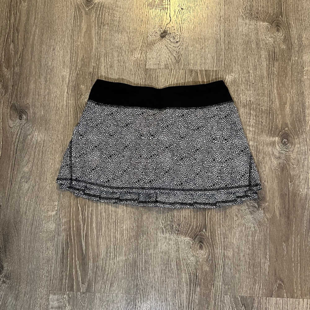 Lululemon Pace Setter Skirt *4-way Stretch Plush Petal Black Ghost / Black - Picture 3 of 9